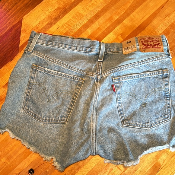 Brand new pair of Levi’s - Picture 2 of 4